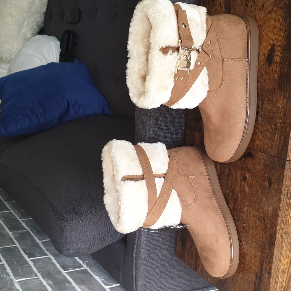 Authentic Warm boots by G by Guess brown size 8 NWT. - Picture 5 of 13